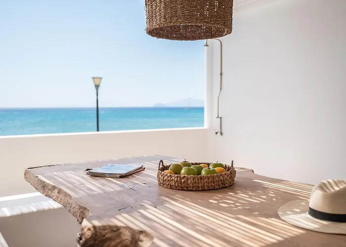 מלון דירות Euphoria And 4*